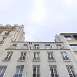 Appartement Atypique Au Coeur De Batignolles