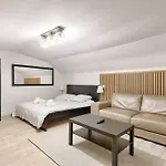 Appartement Atypique Au Coeur De Batignolles