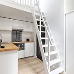 Appartement Atypique Au Coeur De Batignolles