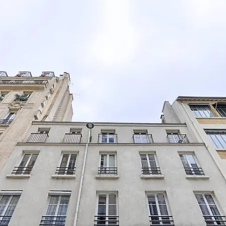 Atypique Au Coeur De Batignolles