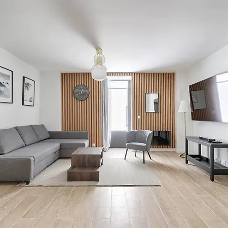 Atypique Au Coeur De Batignolles *