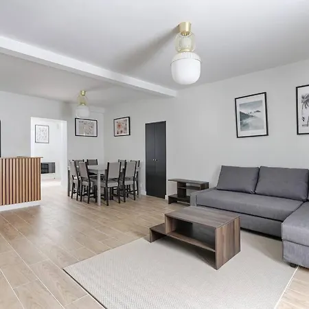 Apartment Atypique Au Coeur De Batignolles Paris