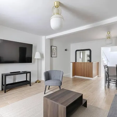 Atypique Au Coeur De Batignolles
